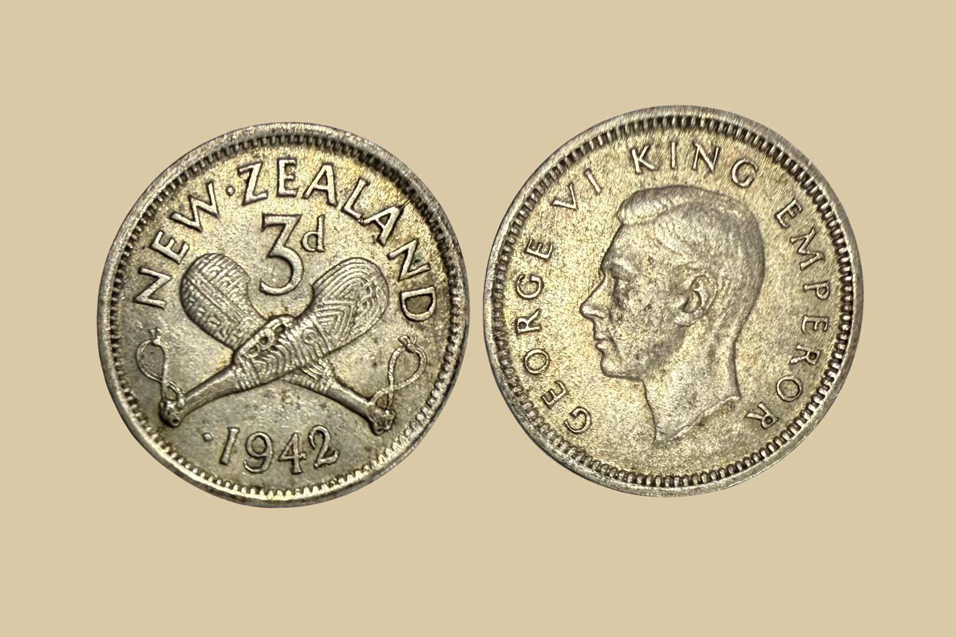 1942 1 Dot”New Zealand Threepence silver coin obverse and reverse